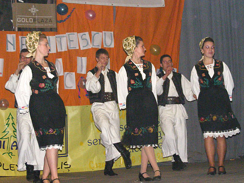 Foto bal Nenitescu 2010 - Baia Mare - balul bobocilor (c) eMaramures.ro